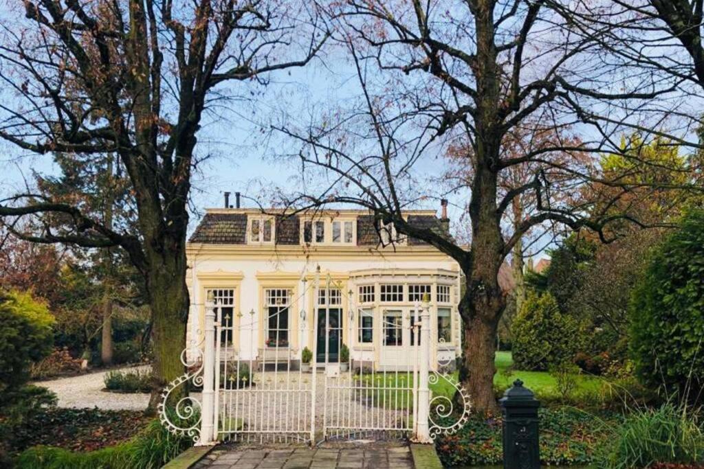 Tiny House In Tuin Van De Statige Villa Mariahof ดอร์เดรคท์ ภายนอก รูปภาพ