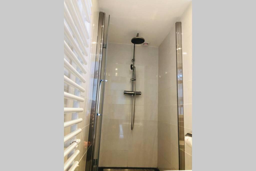 Tiny House In Tuin Van De Statige Villa Mariahof ดอร์เดรคท์ ภายนอก รูปภาพ