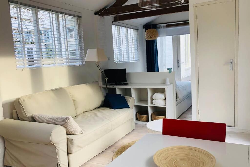 Tiny House In Tuin Van De Statige Villa Mariahof ดอร์เดรคท์ ภายนอก รูปภาพ
